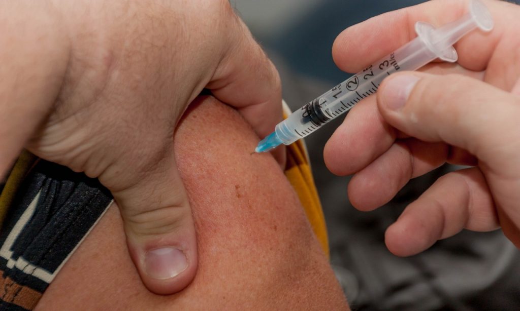 Imagem Ilustrando a Notícia: Só 1 em cada 5 meninos tomou vacina contra HPV