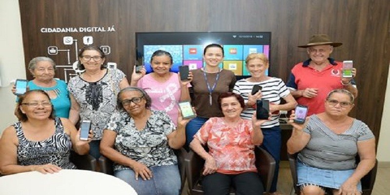 Imagem Ilustrando a Notícia: Em Goiás, projeto traz autonomia para idosos com inclusão digital