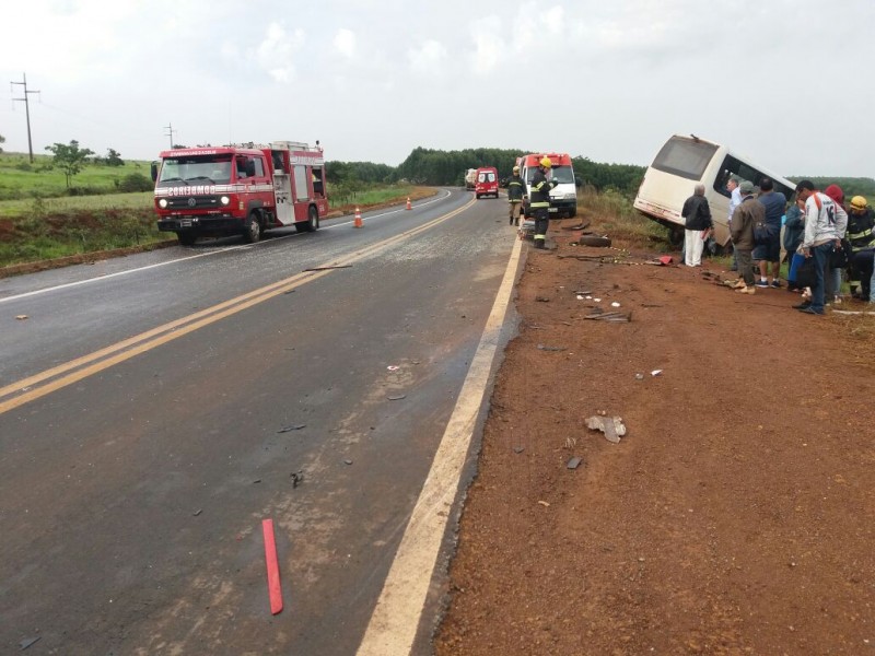 Imagem Ilustrando a Notícia: Acidente envolvendo micro-ônibus e carro deixa um morto em Corumbá