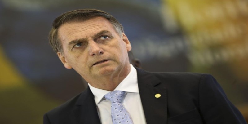 Imagem Ilustrando a Notícia: Bolsonaro diz que não concederá indulto de Natal para criminosos