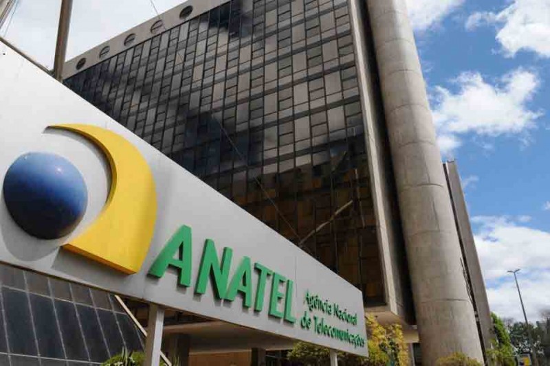 Imagem Ilustrando a Notícia: Anatel publica mudanças em contratos com concessionárias de telefonia fixa