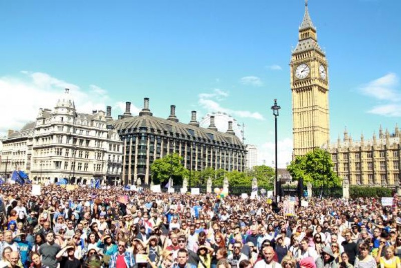 Imagem Ilustrando a Notícia: Manifestantes protestam contra saída do Reino Unido da União Europeia