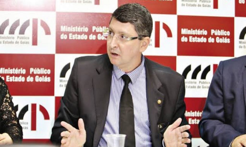 Imagem Ilustrando a Notícia: Promotor do MP Fernando Krebs é suspenso por mensagem contra Gilmar