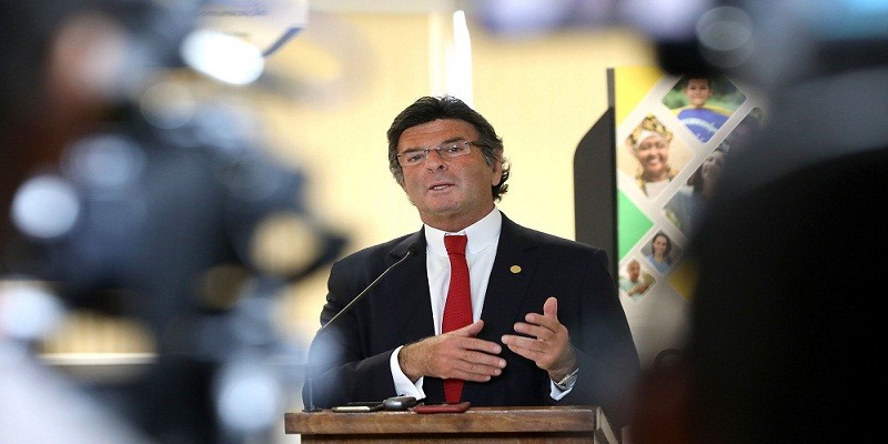 Imagem Ilustrando a Notícia: Presidente do TSE afirma em processo que Lula está inelegível