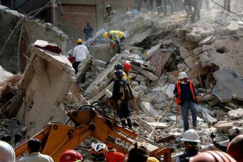 Imagem Ilustrando a Notícia: Governo do México contabiliza 305 mortos no terremoto do dia 19