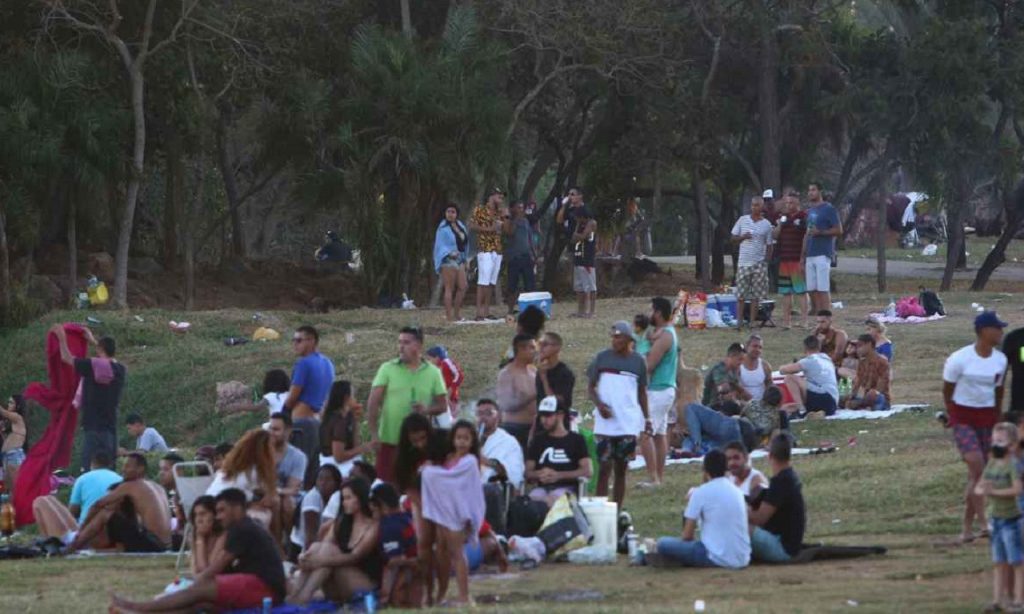 Imagem Ilustrando a Notícia: Novo decreto esclarece o que é aglomeração em Goiânia