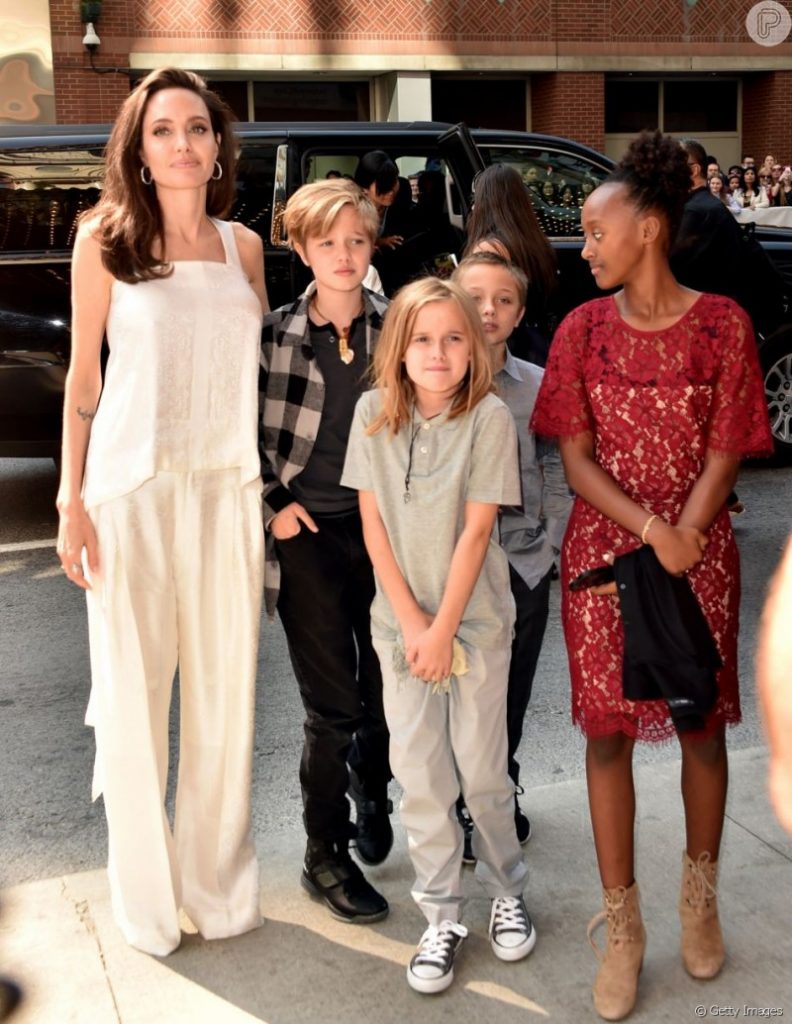 Imagem Ilustrando a Notícia: Filhos de Angelina Jolie não apoiam o novo namoro da mãe