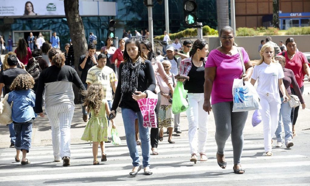 Imagem Ilustrando a Notícia: IBGE: taxa de desemprego de jovens atinge 27,1% no primeiro trimestre