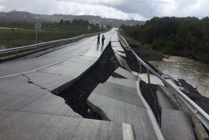 Imagem Ilustrando a Notícia: Terremoto de magnitude 7.6 atinge o Chile e provoca alerta de tsunami