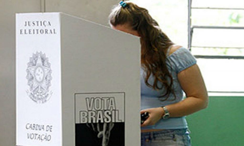 Imagem Ilustrando a Notícia: STF determina que eleitor pode votar somente com documento com foto
