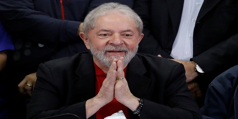 Imagem Ilustrando a Notícia: Favreto dá prazo de uma hora para soltar Lula