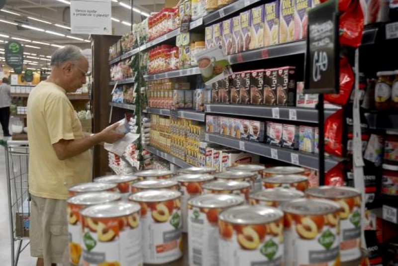 Imagem Ilustrando a Notícia: Preços dos alimentos voltam a cair e aliviam a inflação, diz FGV