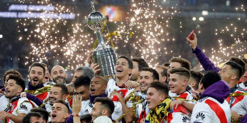 Imagem Ilustrando a Notícia: River Plate derrota Boca Juniors e conquista a Libertadores