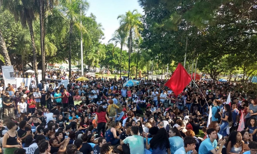 Imagem Ilustrando a Notícia: Manifestação pretende reunir mais de 10 mil pessoas nesta terça-feira, em Goiânia
