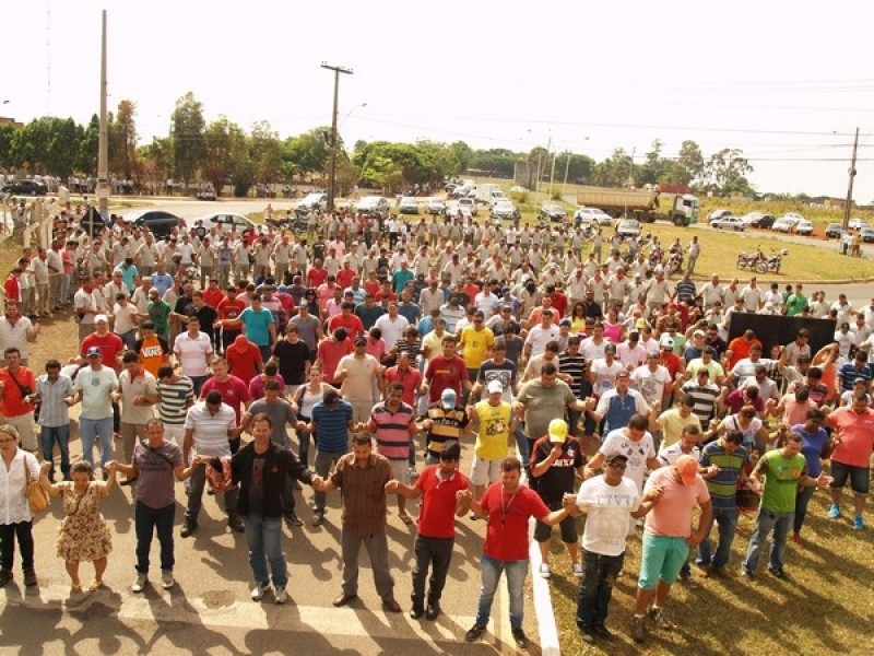 Imagem Ilustrando a Notícia: Metalúrgicos de Goiás ameaçam greve na segunda