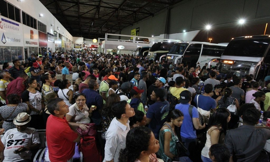 Imagem Ilustrando a Notícia: Mais de 300 mil passageiros devem passar pela Rodoviária de Goiânia neste fim de ano