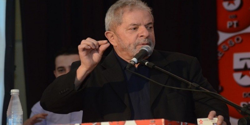 Imagem Ilustrando a Notícia: Defesa de Lula tentam evitar que plenário julgue inelegibilidade