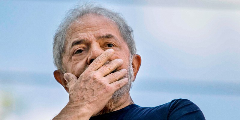 Imagem Ilustrando a Notícia: Lula presta depoimento no processo do sítio de Atibaiaia