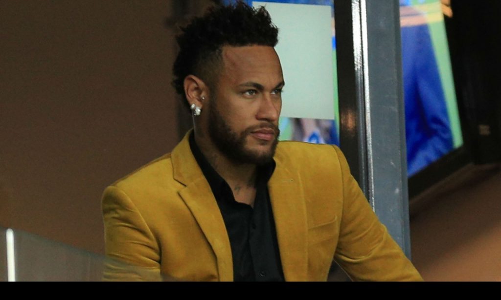 Imagem Ilustrando a Notícia: Neymar fica fora da estreia do Paris Saint-Germain no Campeonato Francês