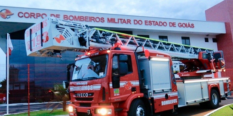 Imagem Ilustrando a Notícia: Governo realiza entrega de novas viaturas do Corpo de Bombeiros
