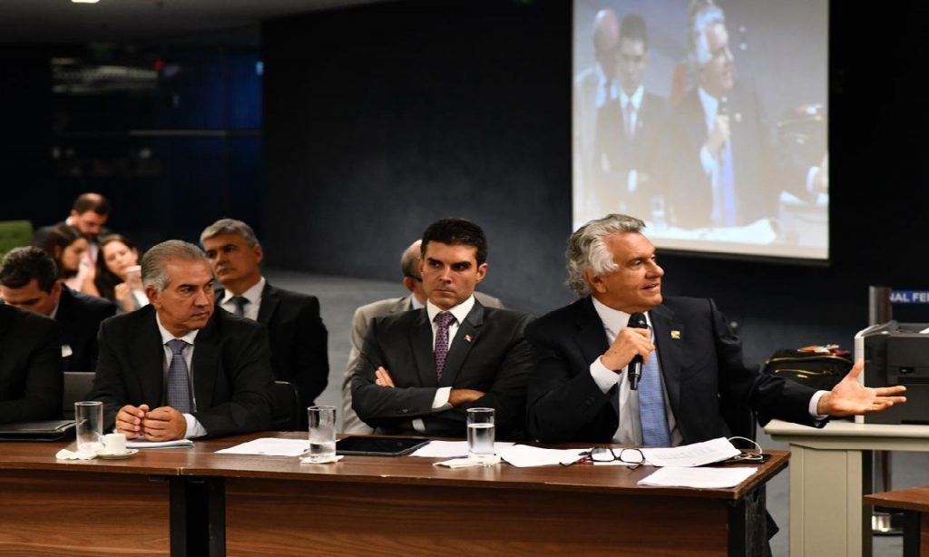 Imagem Ilustrando a Notícia: Caiado defende acordo para repasse de R$ 58 bilhões da Lei Kandir para os Estados