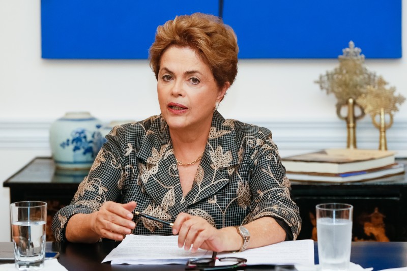 Imagem Ilustrando a Notícia: “Querem chegar, sentar na minha cadeira, mas sem voto”, afirma Dilma