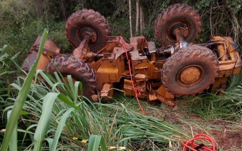 Imagem Ilustrando a Notícia: Adolescente morre após capotar máquina agrícola na GO-230