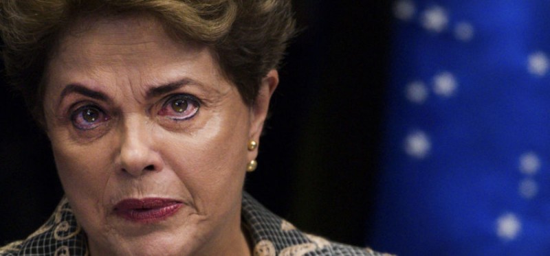 Imagem Ilustrando a Notícia: Dilma perde mandato, mas pode exercer função pública