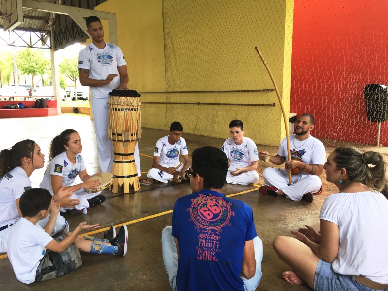 Imagem Ilustrando a Notícia: Capoeira Inclusiva estimula os pacientes a superarem limites
