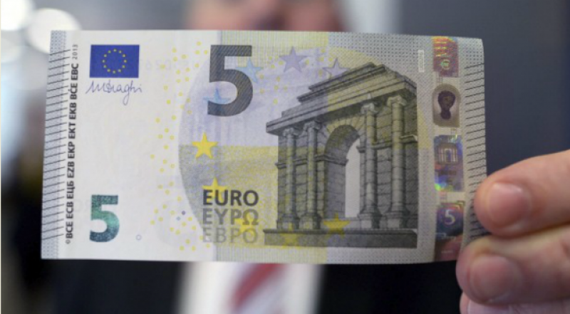 Imagem Ilustrando a Notícia: UE cobrará taxa de ingresso de 5 euros de brasileiros e estrangeiros