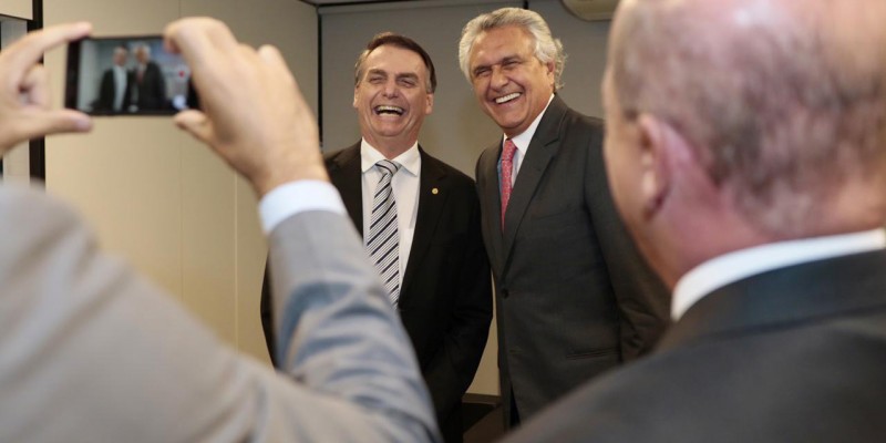 Imagem Ilustrando a Notícia: Ronaldo Caiado se reúne com o presidente eleito Jair Bolsonaro