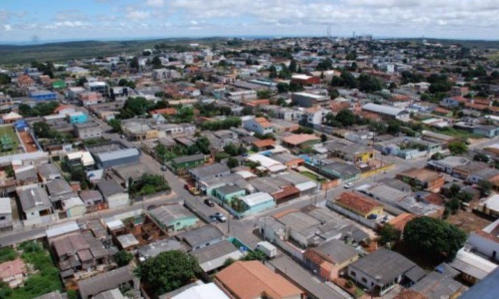 Imagem Ilustrando a Notícia: TCU determina que Goiás devolva R$ 110 milhões de projeto de irrigação à União