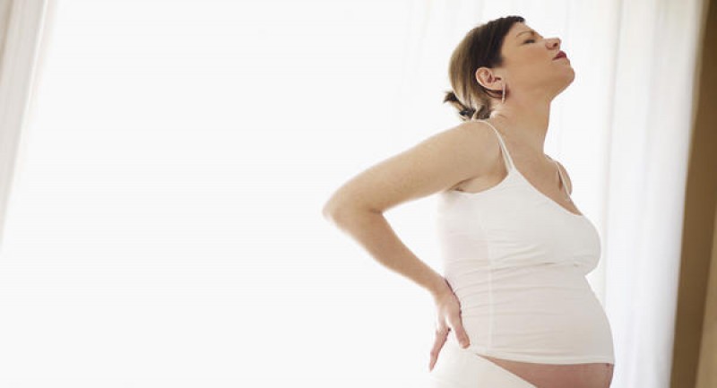 Imagem Ilustrando a Notícia: Dores nas costas durante a gravidez podem ser prevenidas
