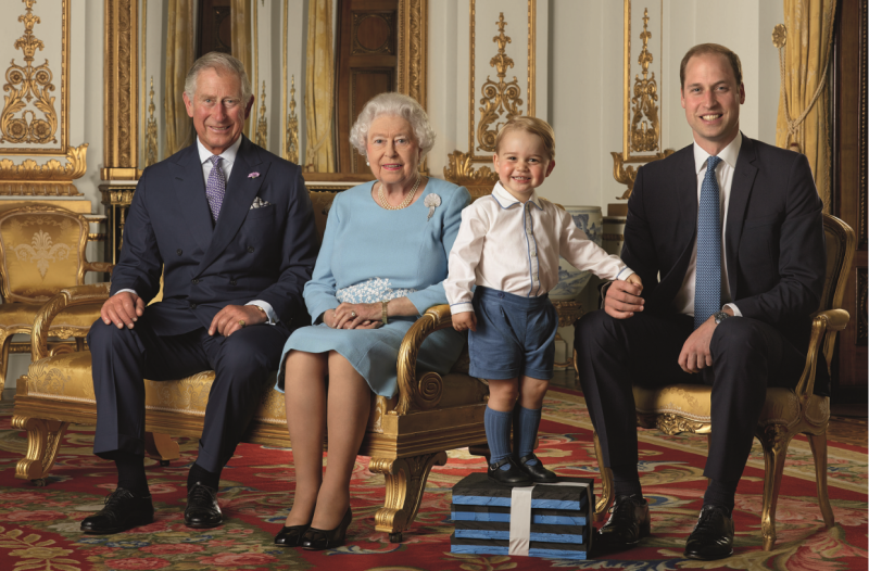 Imagem Ilustrando a Notícia: Principe George esbanja fofura em foto com a Rainha