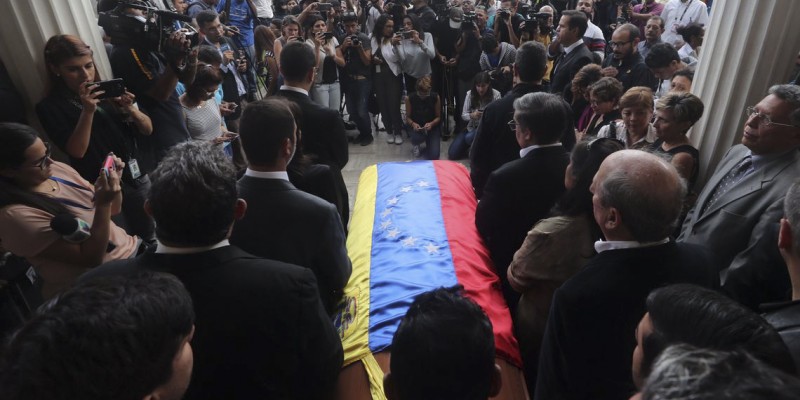 Imagem Ilustrando a Notícia: Brasil se posiciona sobre suposto suicídio de Albán