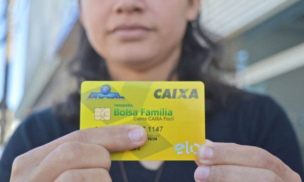 Imagem Ilustrando a Notícia: Bolsa Família começa a ser pago para os quase 14 milhões de famílias brasileiras