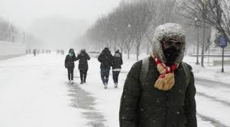 Imagem Ilustrando a Notícia: Estados Unidos terão escolas fechadas e voos cancelados por tempestade de neve