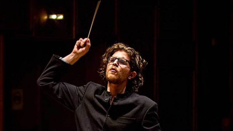 Imagem Ilustrando a Notícia: Orquestra Filarmônica de Goiás recebe maestro britânico