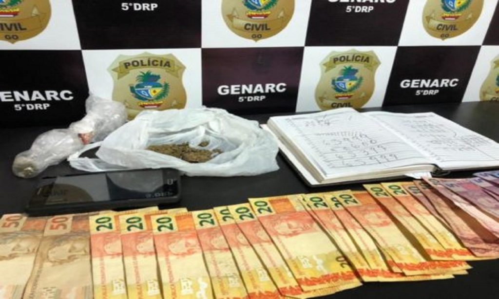 Imagem Ilustrando a Notícia: Ponto de venda de drogas em Luziânia é fechado pela Policia