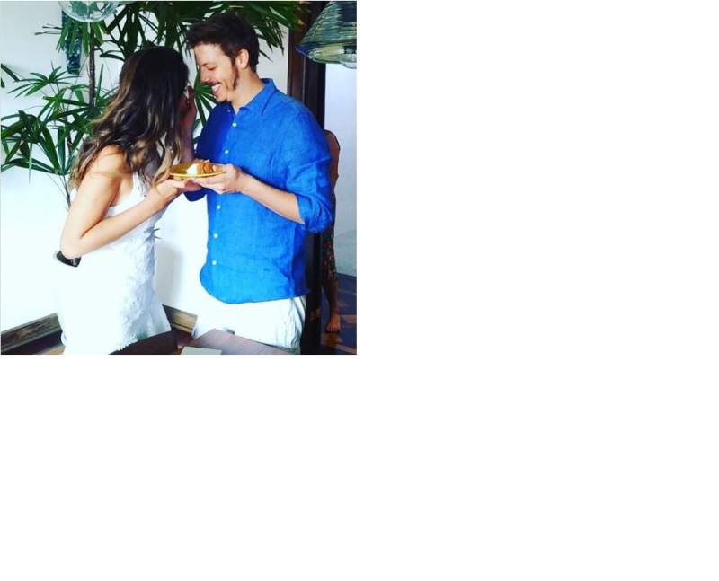 Imagem Ilustrando a Notícia: Fabio Porchat comemora casamento no civil com Nataly Mega: “Agora eu sou dois”