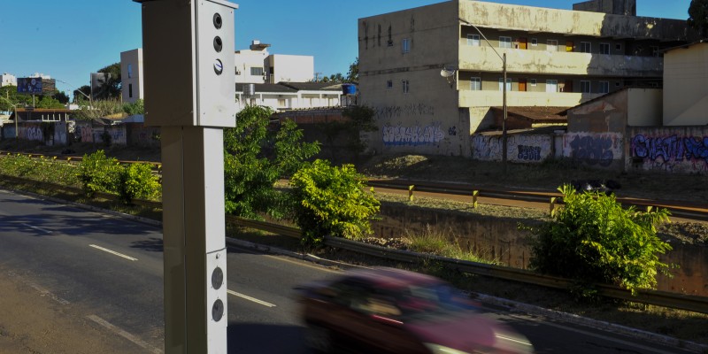 Imagem Ilustrando a Notícia: SMT implanta fiscalização eletrônica em 7 bairros na capital