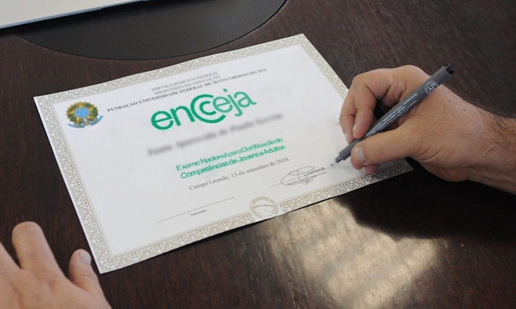 Imagem Ilustrando a Notícia: Prorrogadas as inscrições para o Encceja; exame de certificação de jovens e adultos