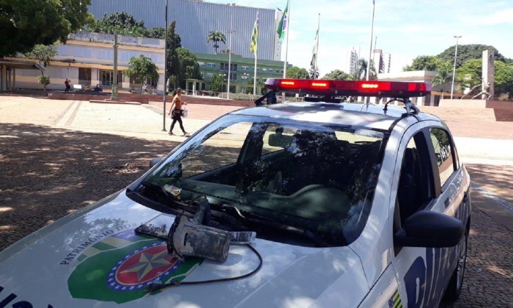 Imagem Ilustrando a Notícia: Suspeito de furto em obra da Praça Cívica é preso com celular na cueca
