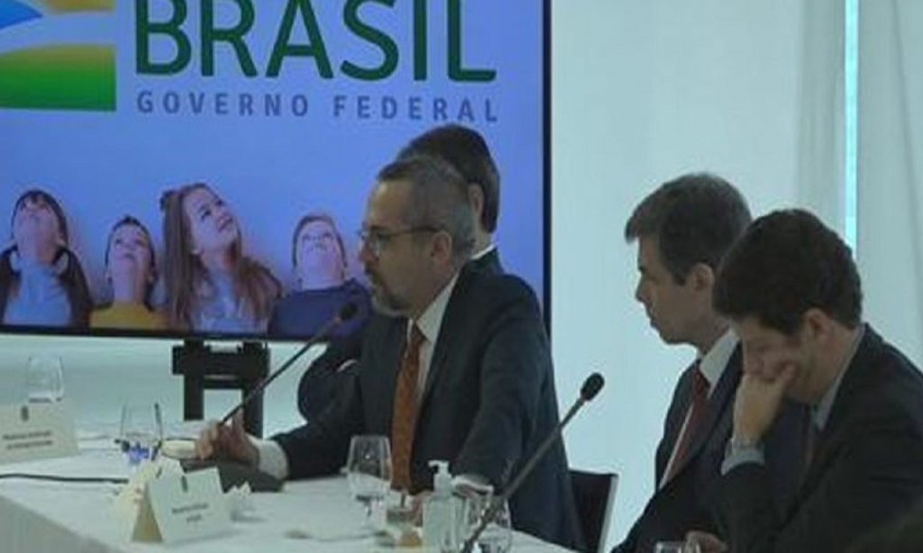 Imagem Ilustrando a Notícia: Ministro do STF Marco Aurélio se disse “perplexo” com fala de Weintraub