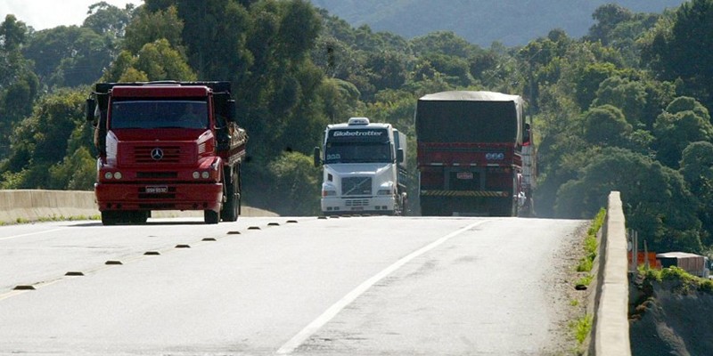 Imagem Ilustrando a Notícia: Veículos de carga têm restrição de tráfego nos dias 2 e 4