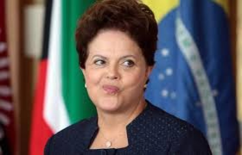 Imagem Ilustrando a Notícia: Defesa da presidenta afastada Dilma Rousseff espera absolvição