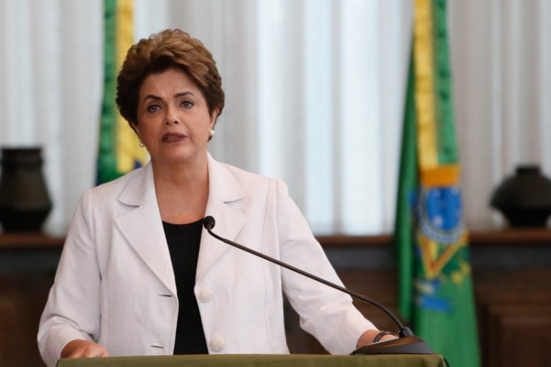 Imagem Ilustrando a Notícia: Em carta, Dilma propõe plebiscito sobre eleição presidencial