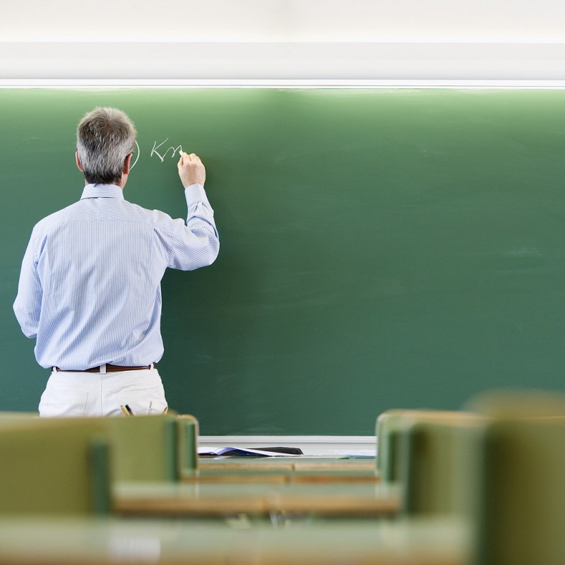 Imagem Ilustrando a Notícia: Nem todos os professores têm formação adequada