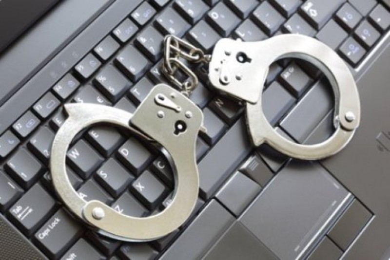 Imagem Ilustrando a Notícia: Polícia prende hacker suspeito de invadir e roubar contas bancárias pela internet