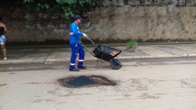 Imagem Ilustrando a Notícia: Operação tapa buracos é retomada na Capital